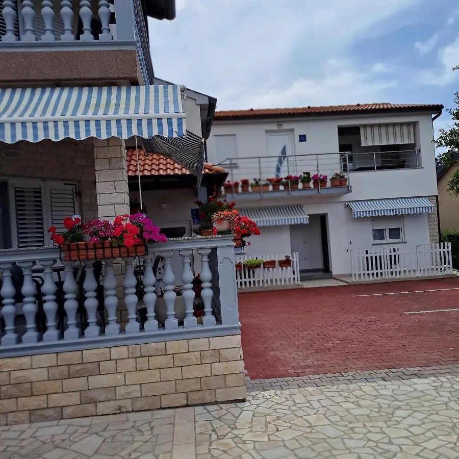 Apartmani Mila-Casa Bianca Medulin 0*,  Croatia