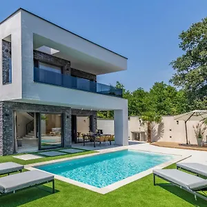 Superb Design Villa